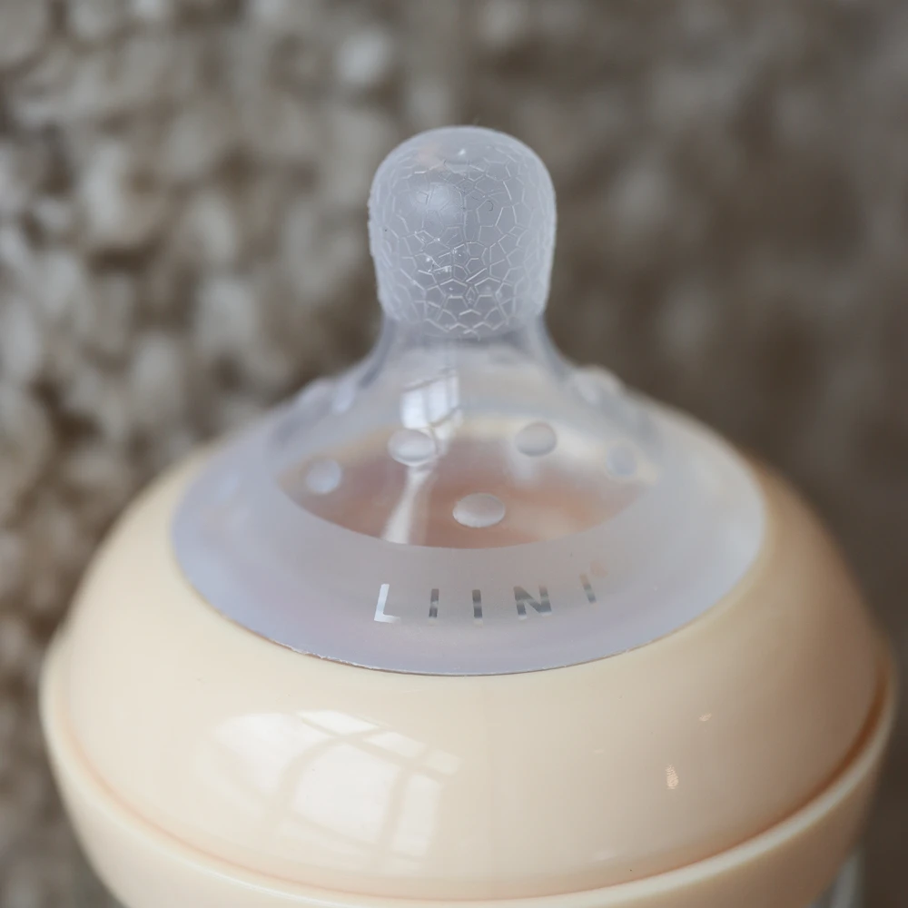 LIINI Doppelglas Babyflasche mit LIINI Sauger Bruststruktur LIINI Doppelglas Babyflasche mit LIINI Sauger Bruststruktur