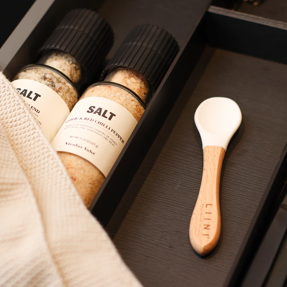 Cuillère pour bébé en bois blanc Cuillère pour bébé en bois blanc