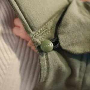 LIINI button olive baby carrier