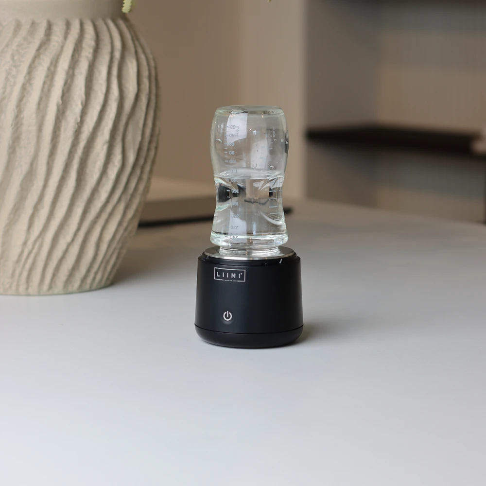 Scaldabiberon LIINI 3.0 nero per i bambini in viaggio Scaldabiberon LIINI 3.0 nero per i bambini in viaggio