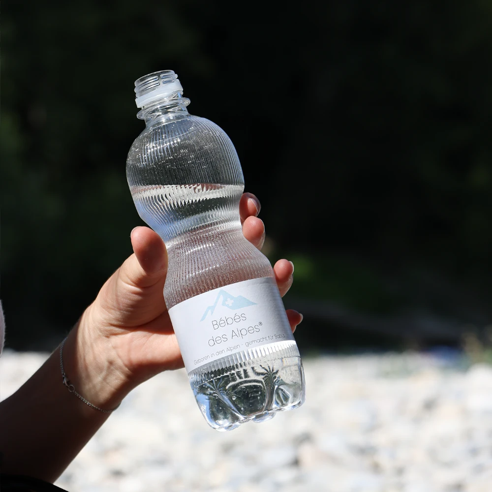 Wasser für Babys Bébés des Alpes Wasser für Babys Bébés des Alpes