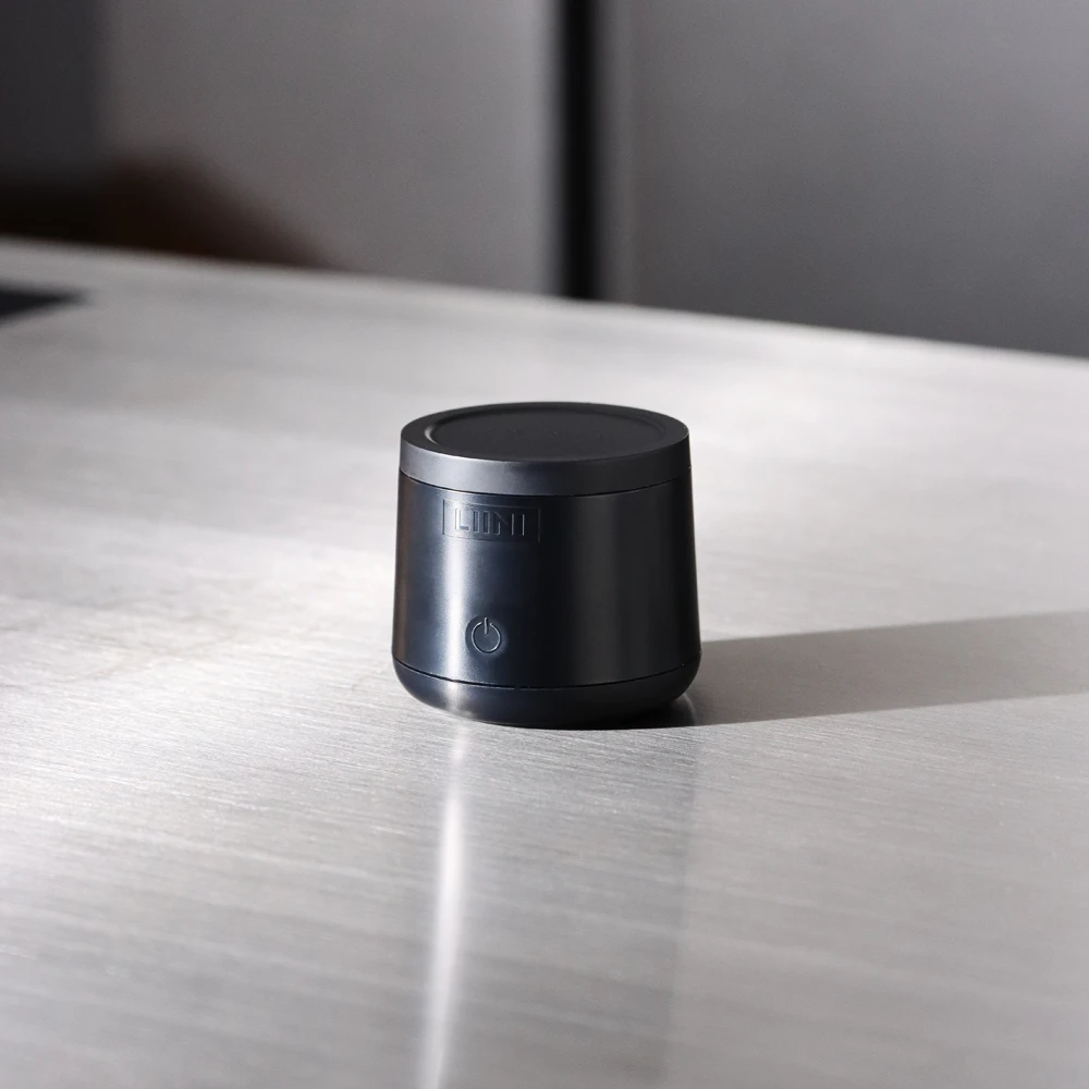 LIINI 4.0 schwarz Flaschenwärmer für unterwegs LIINI 4.0 schwarz Flaschenwärmer für unterwegs