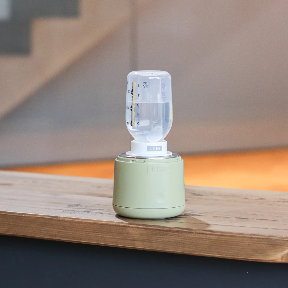 LIINI 4.0 PRO Flaschenwärmer olive mit Medela Babyflasche LIINI 4.0 PRO Flaschenwärmer olive mit Medela Babyflasche