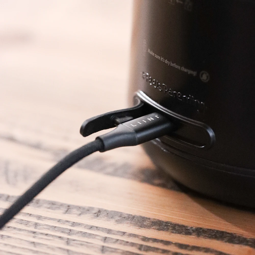 LIINI 2.0 Breiwärmer schwarz Ladebuchse USB-C IP66 LIINI 2.0 Breiwärmer schwarz Ladebuchse USB-C IP66