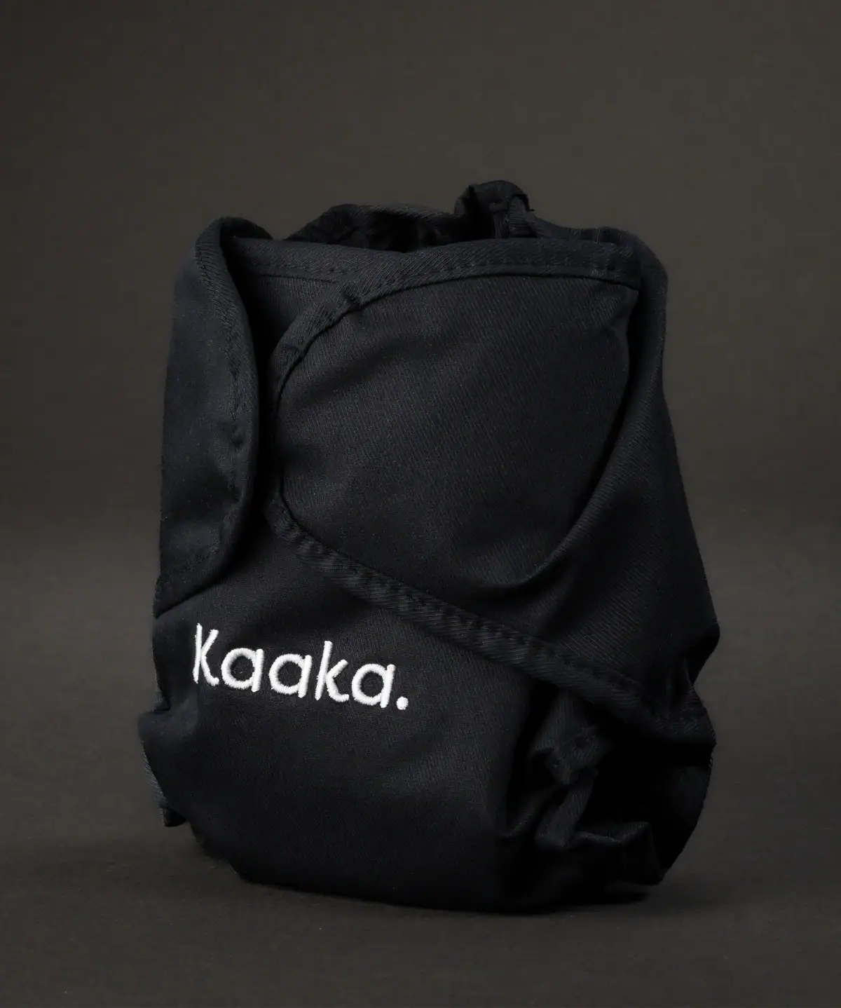Stoffwindel-Kaaka-schwarz-Size-1_Front-seitlich Kaaka Stoffwindel schwarz